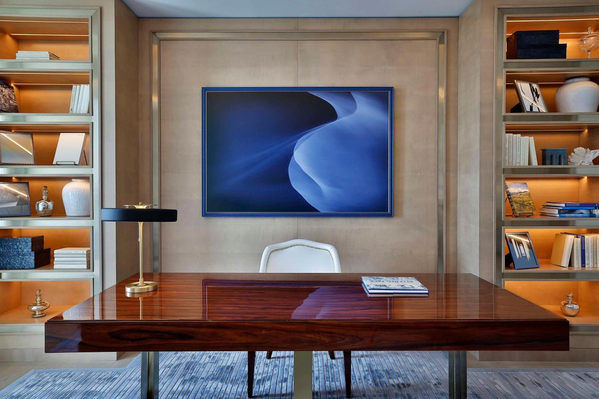 Waldorf Astoria Doha Lusail Екстериор снимка A work space in a suite at The Ritz-Carlton, Boston