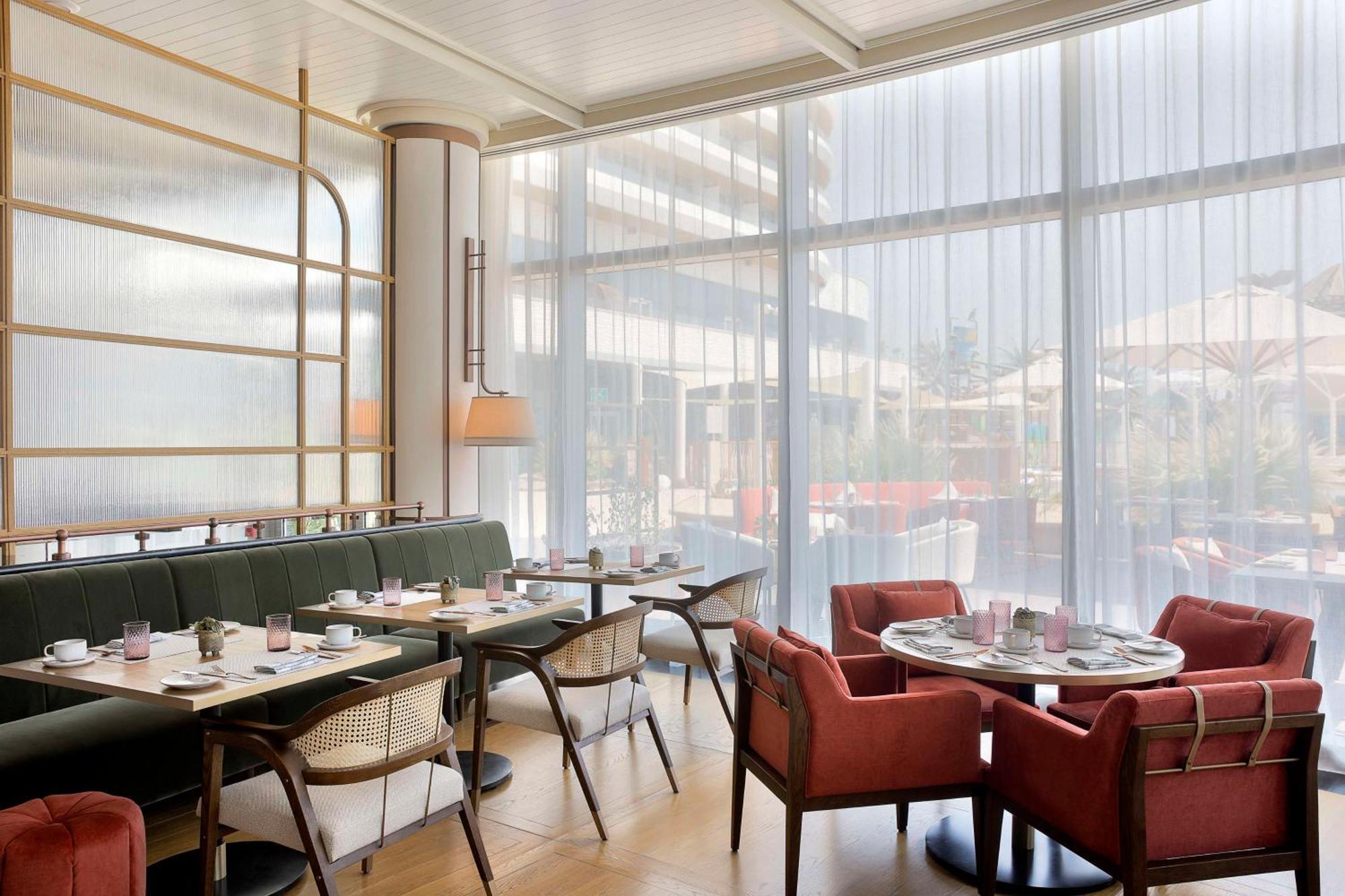 Waldorf Astoria Doha Lusail Екстериор снимка The interior of the restaurant