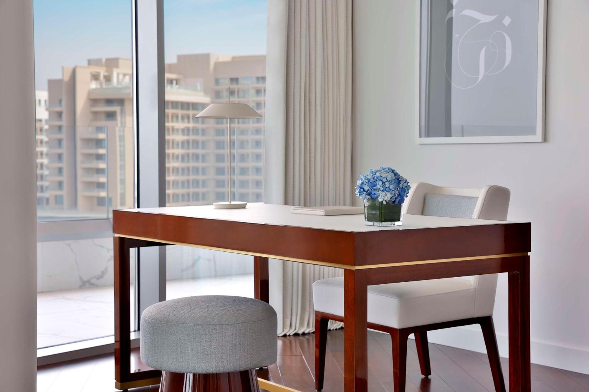 Waldorf Astoria Doha Lusail Екстериор снимка A dining room at the Ritz-Carlton, Tel Aviv