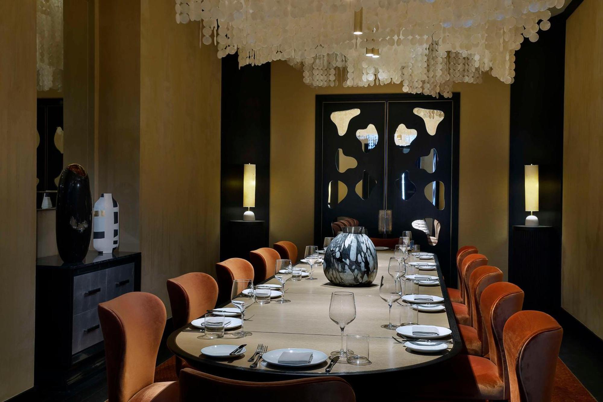 Waldorf Astoria Doha Lusail Екстериор снимка Private dining room at the restaurant