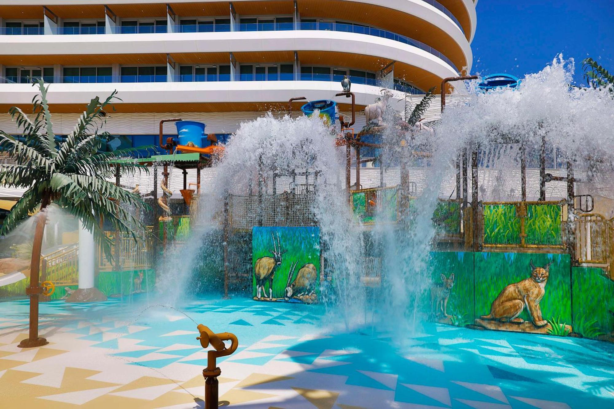 Waldorf Astoria Doha Lusail Екстериор снимка The interactive water feature at the children's area